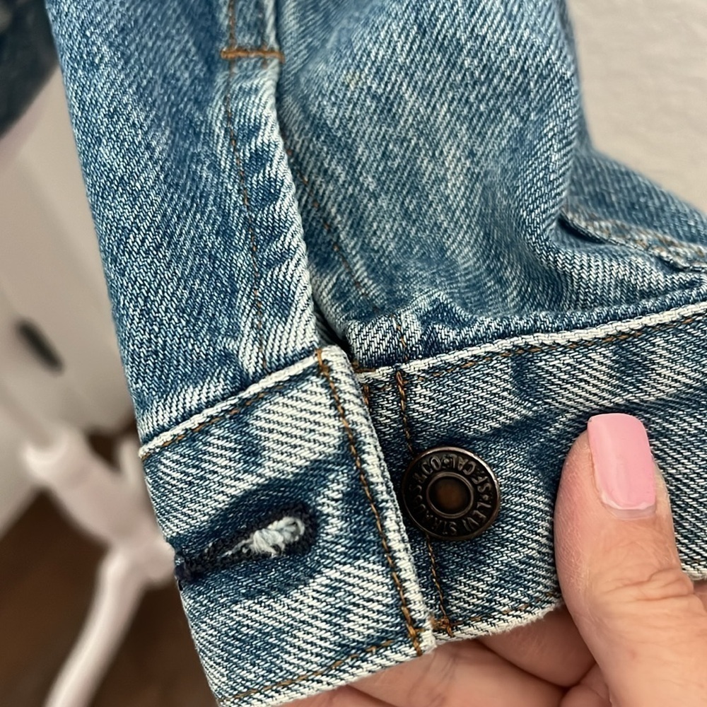 Custom boutique designed‎ Levi jacket - Picture 5 of 12